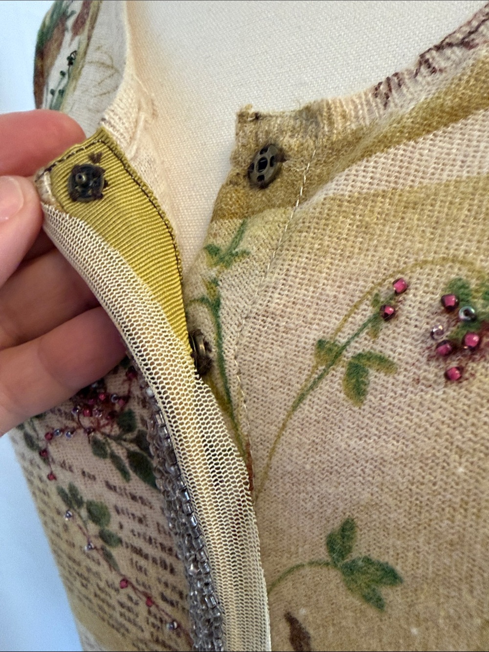 Guinevere Anthro Botanical Print Cardigan M Cashmere Blend Beaded Cottagecore - Picture 8 of 8